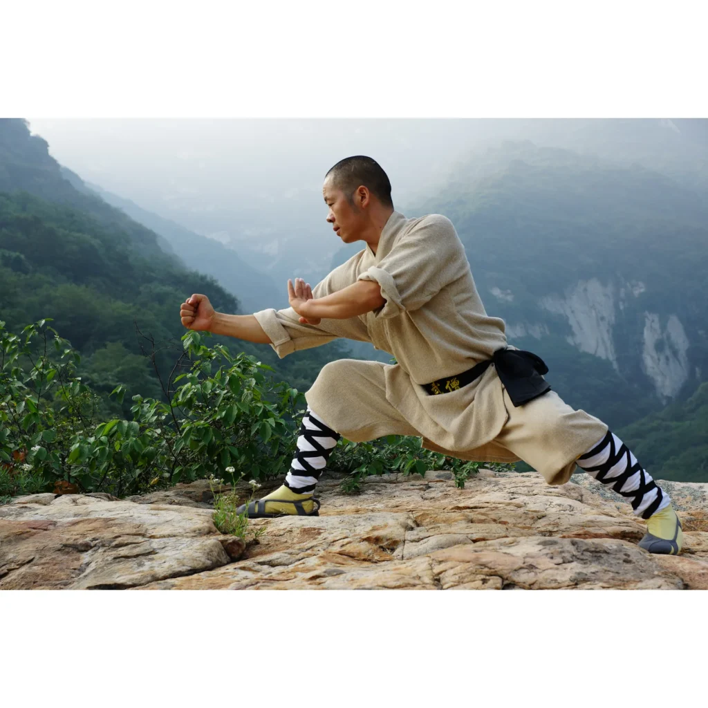 Maestro Shi Yan Hui durante una pratica di Shaolin Kung Fu - fotografia 17