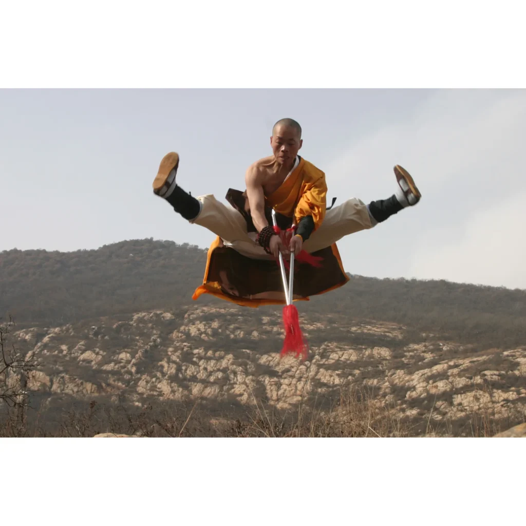 Maestro Shi Yan Hui durante una pratica di Shaolin Kung Fu - fotografia 30