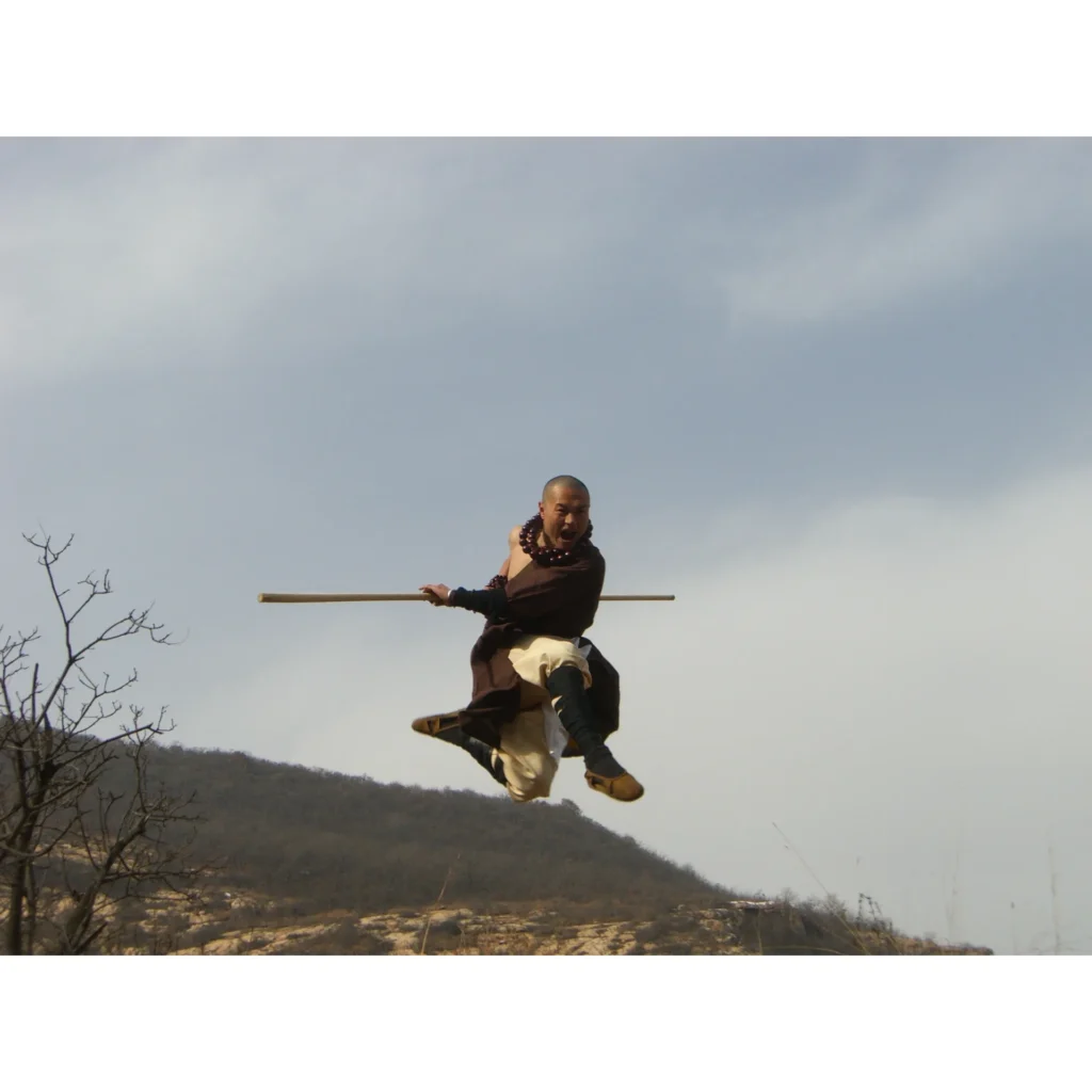 Maestro Shi Yan Hui durante una pratica di Shaolin Kung Fu - fotografia 31