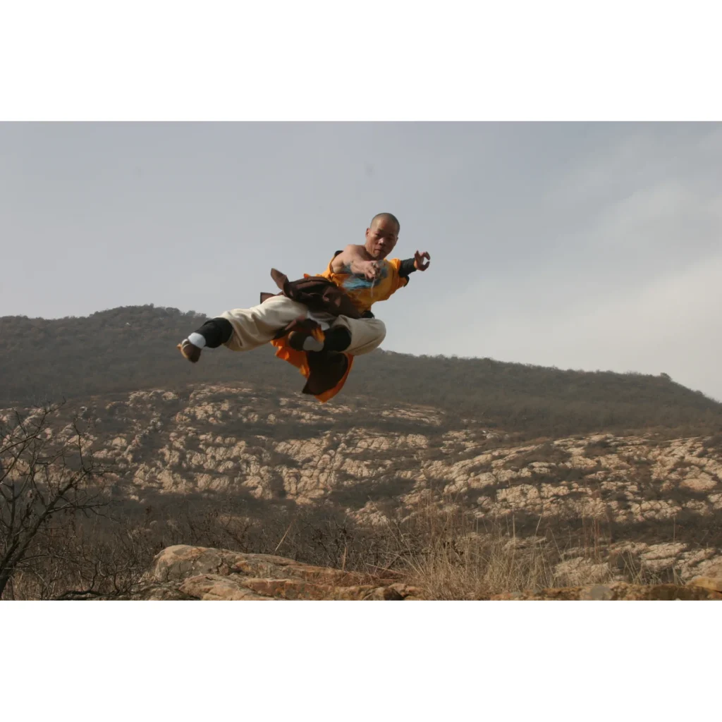 Maestro Shi Yan Hui durante una pratica di Shaolin Kung Fu - fotografia 33